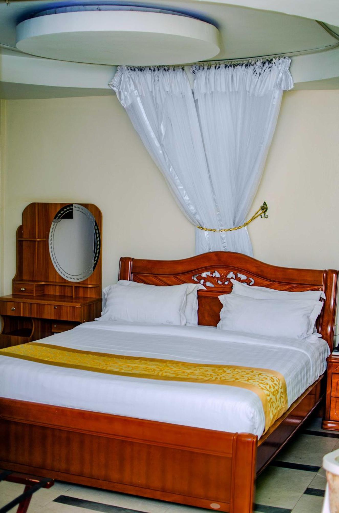 La Grande Hotel Kampala Kültér fotó