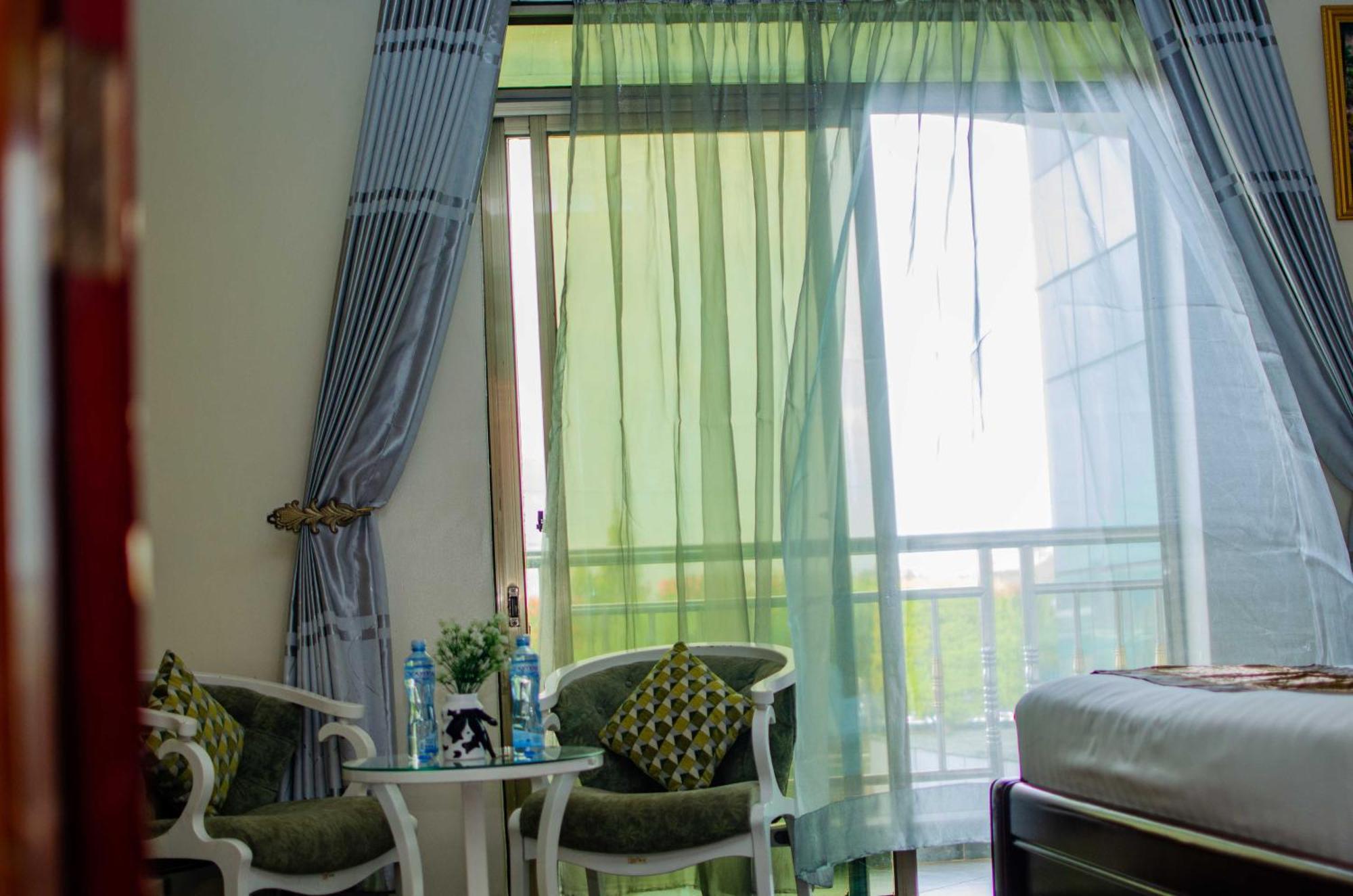 La Grande Hotel Kampala Kültér fotó