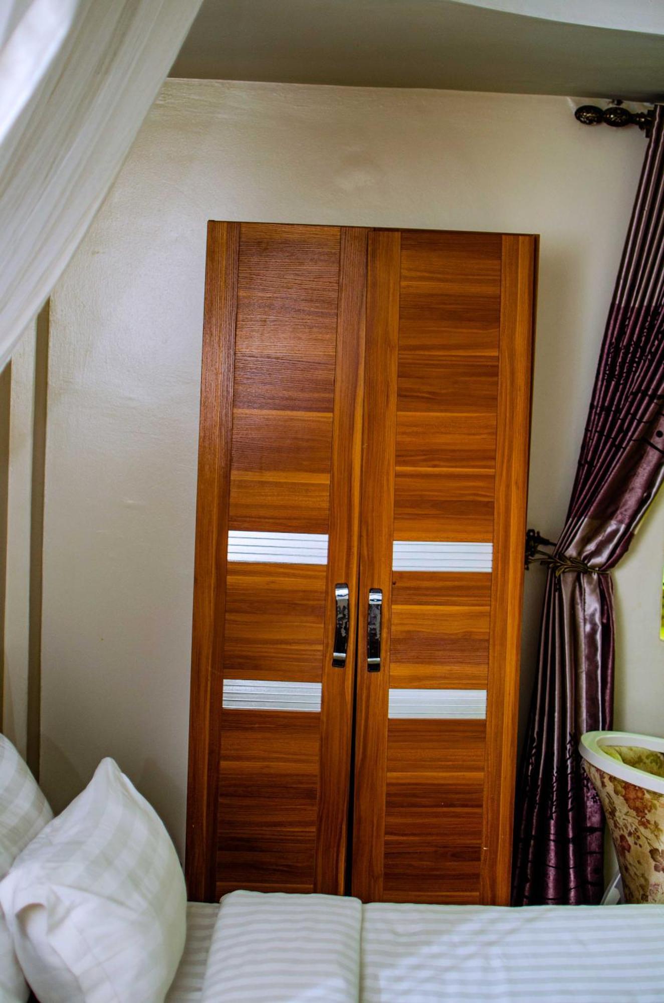 La Grande Hotel Kampala Kültér fotó