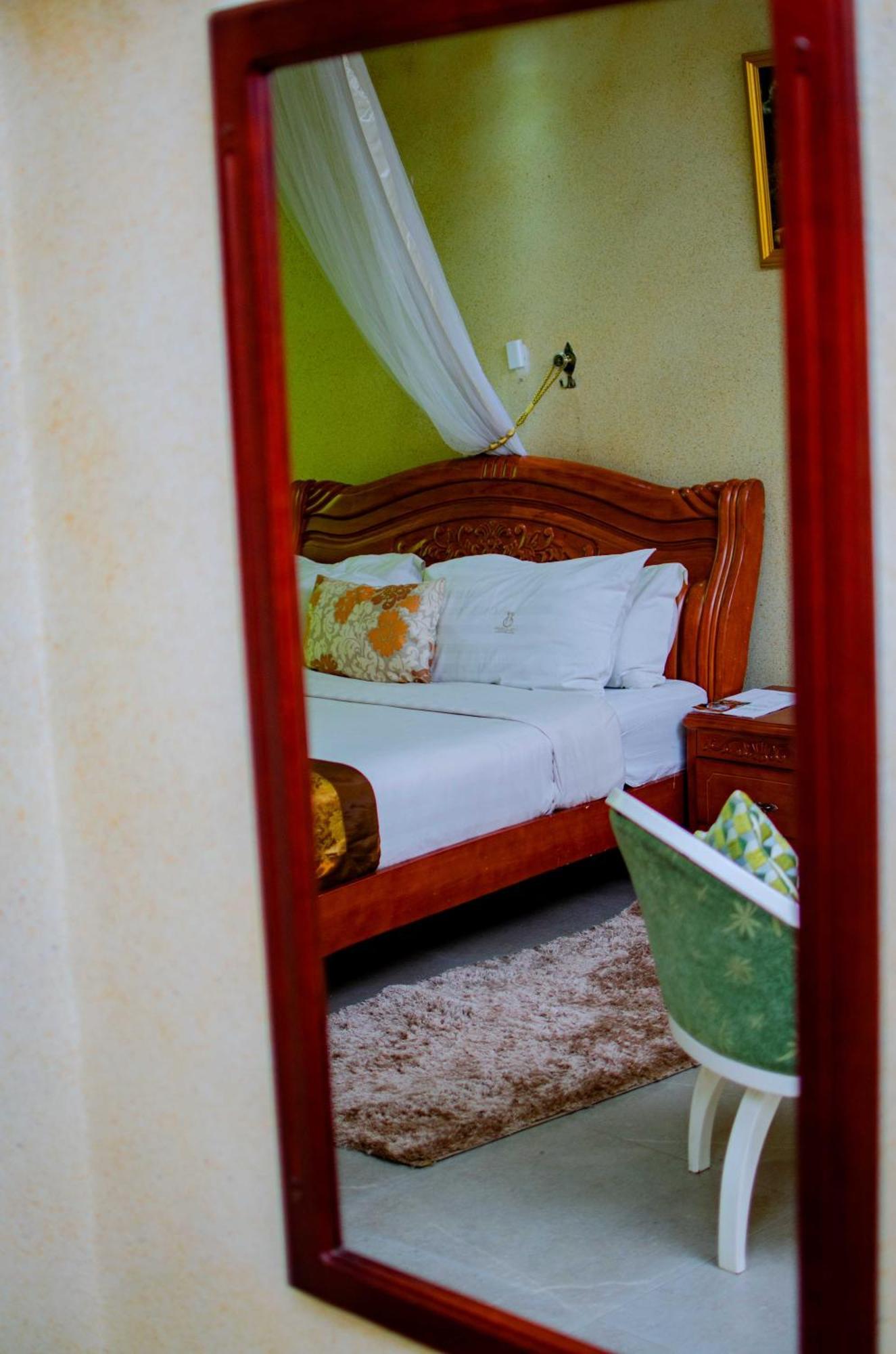 La Grande Hotel Kampala Kültér fotó