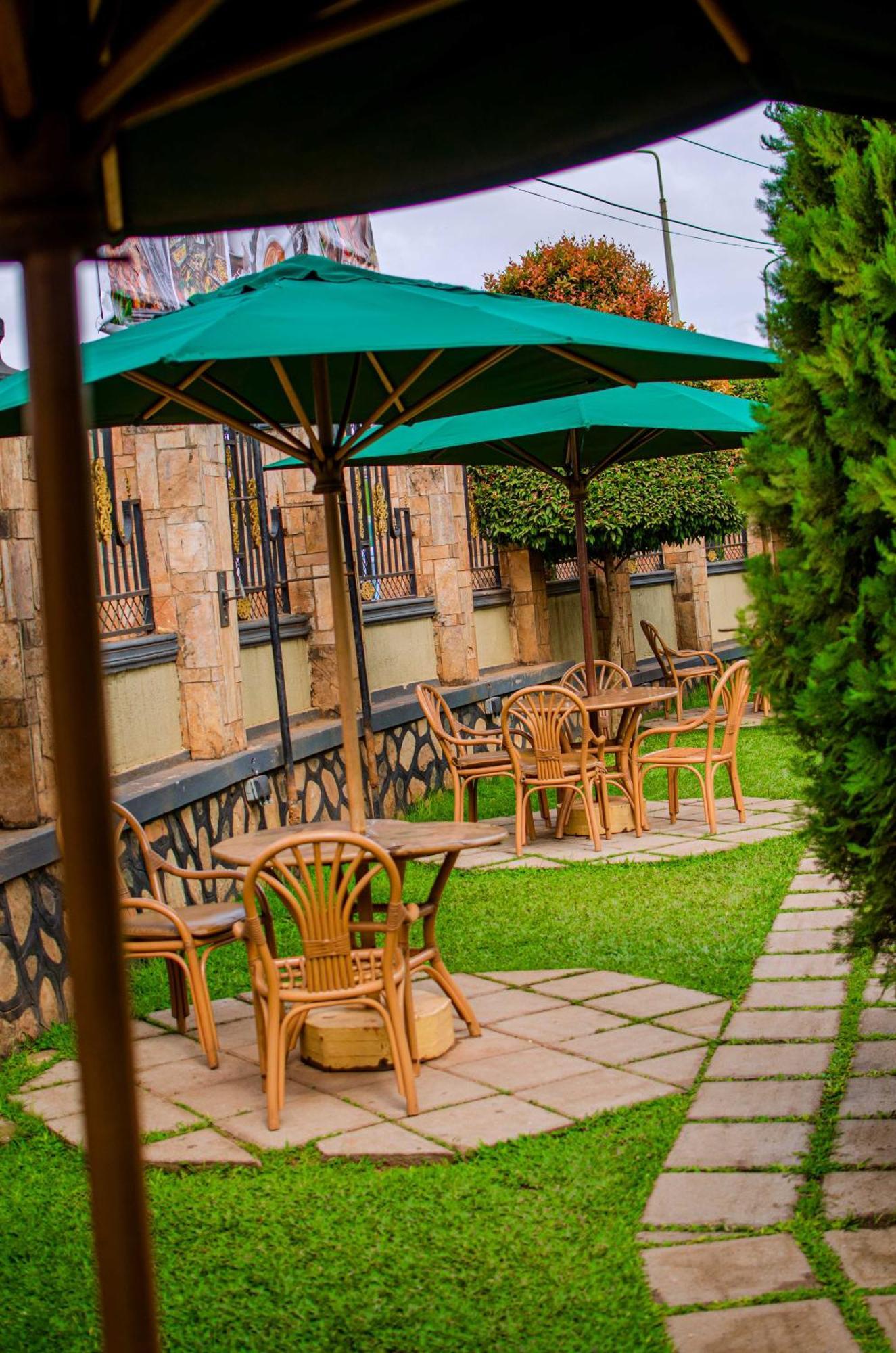 La Grande Hotel Kampala Kültér fotó
