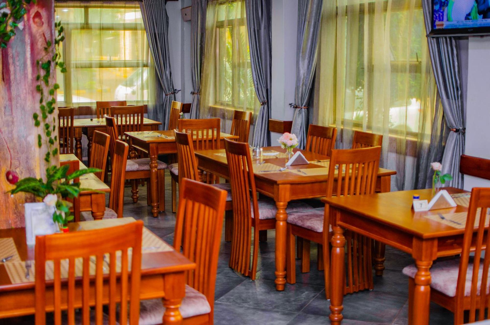 La Grande Hotel Kampala Kültér fotó