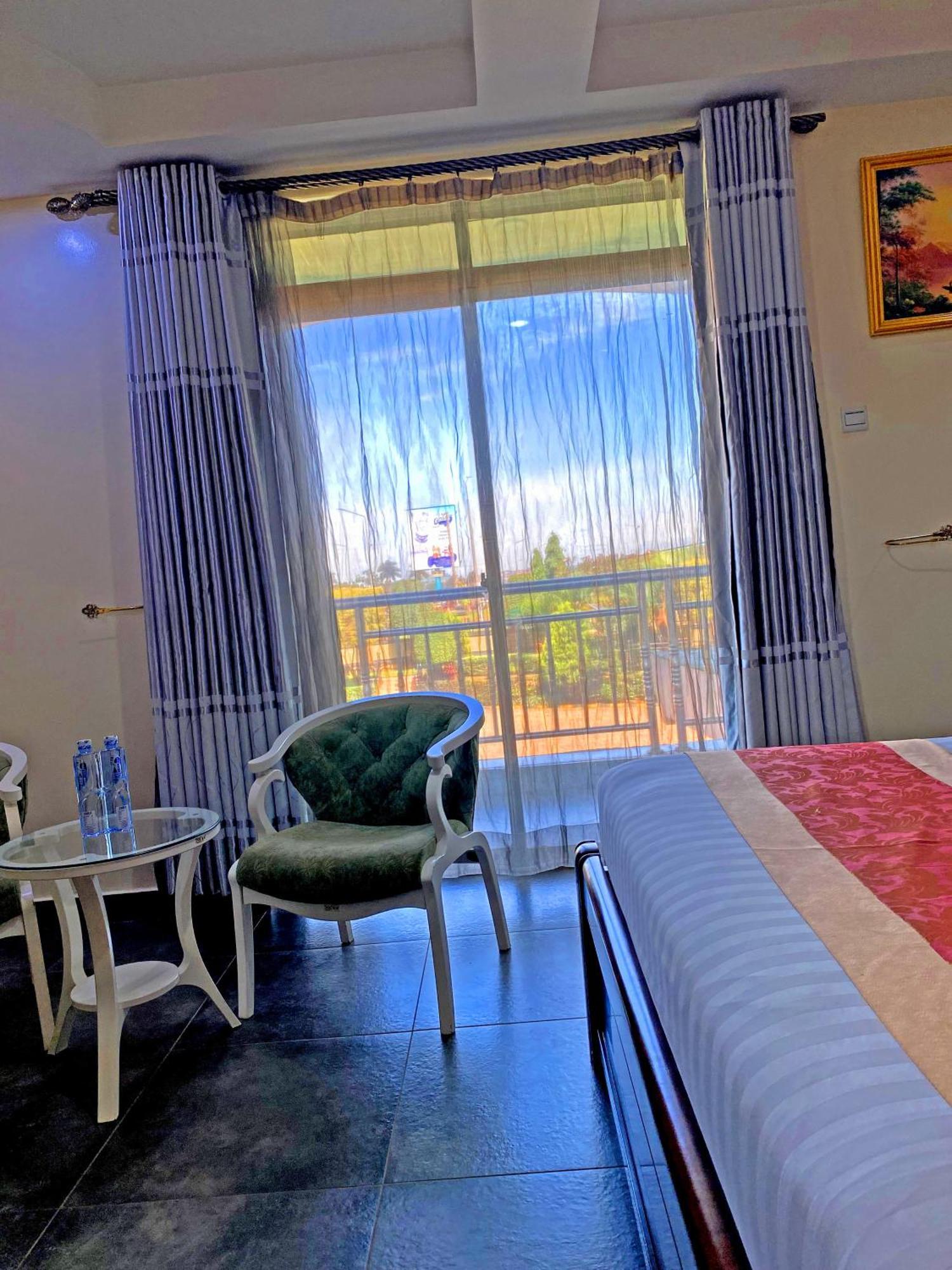 La Grande Hotel Kampala Kültér fotó